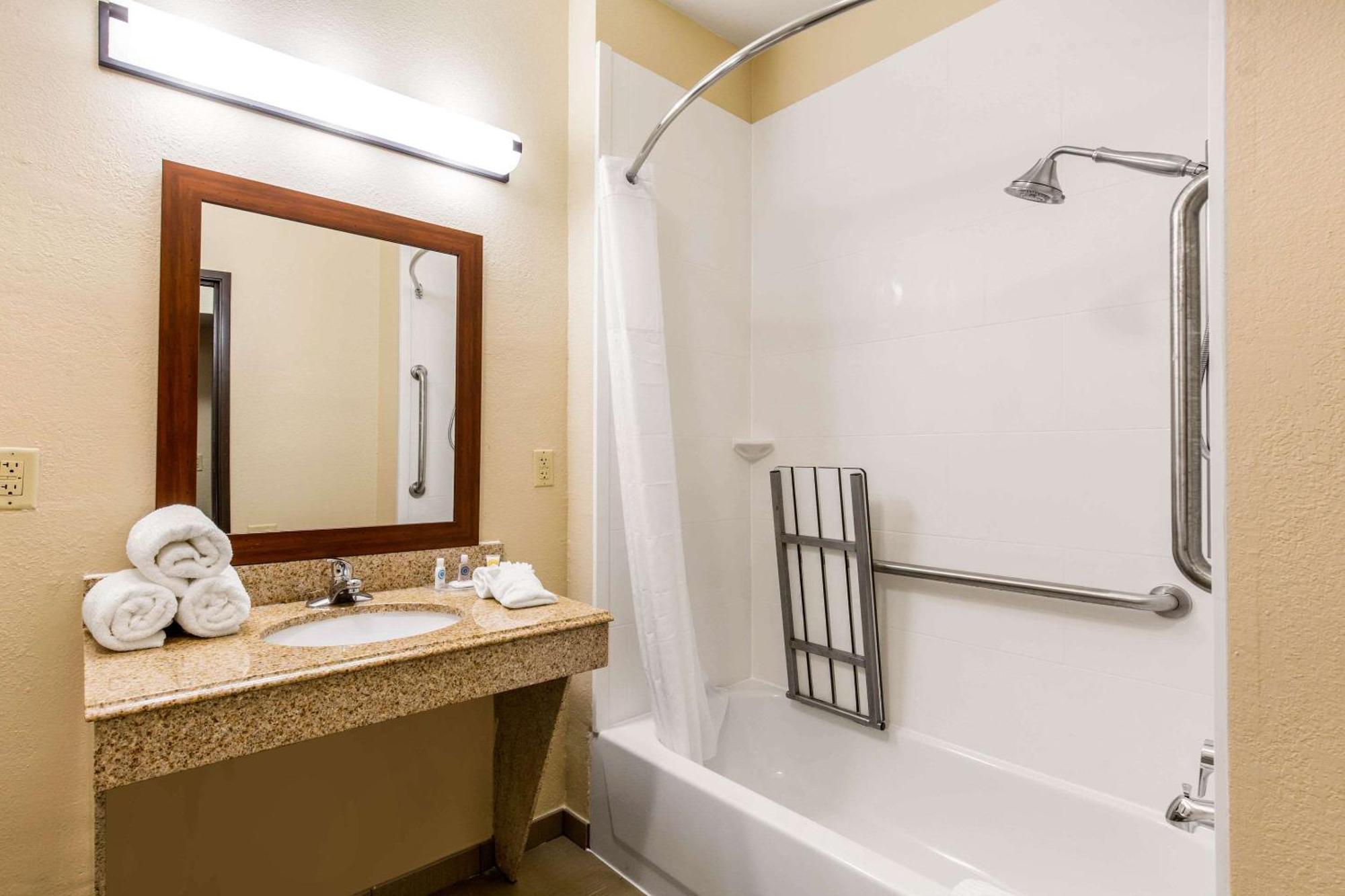Comfort Inn & Suites Iah Bush Airport - East Humble Bagian luar foto