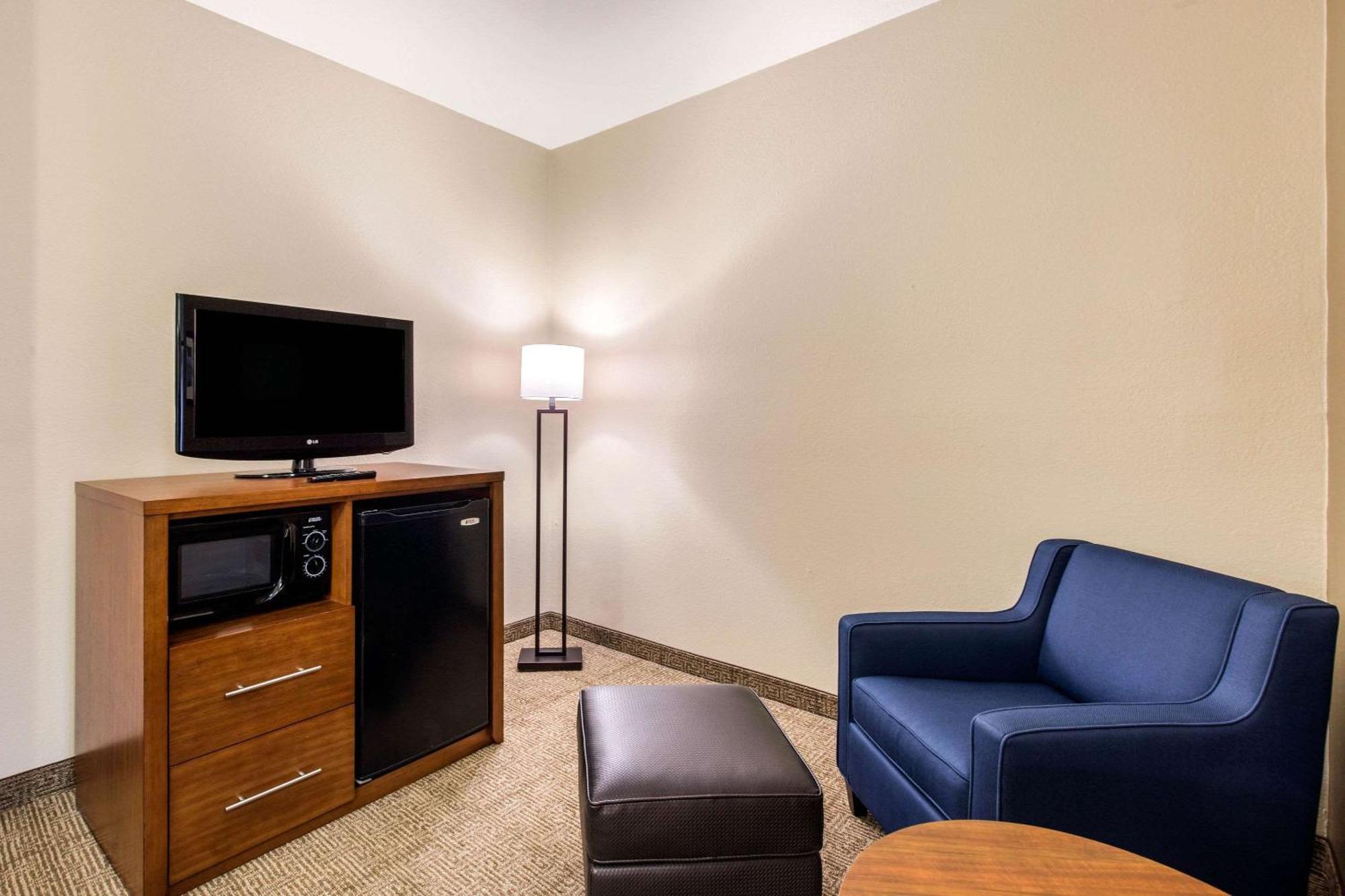 Comfort Inn & Suites Iah Bush Airport - East Humble Bagian luar foto